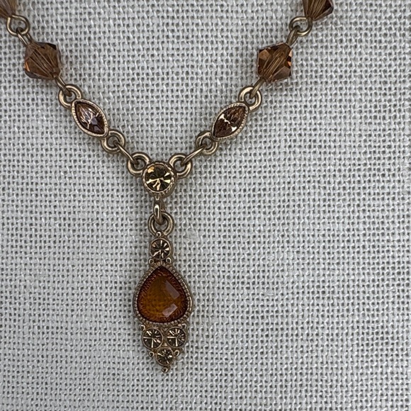Elegant Gold Tone Necklace with Amber Pendant - Picture 3 of 5